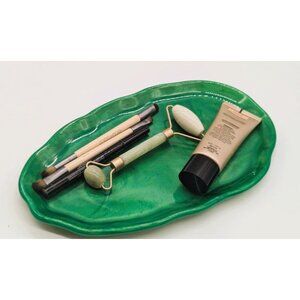 Leaf-Shaped Tray Resin Green NEW 11 Inches Handmade